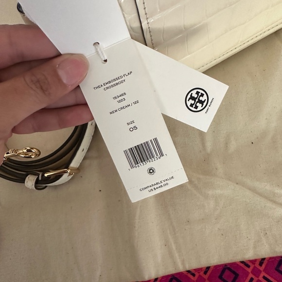 New Tory Burch THEA EMBOSSED FLAP CROSSBODYnew cream color - Picture 4 of 8